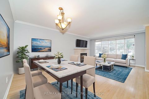 Photo 2 at 220 Catalina Drive, Guildwood, Toronto