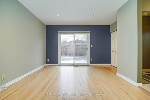 Photo 7 at 220 Catalina Drive, Guildwood, Toronto