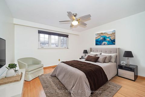 Photo 8 at 220 Catalina Drive, Guildwood, Toronto