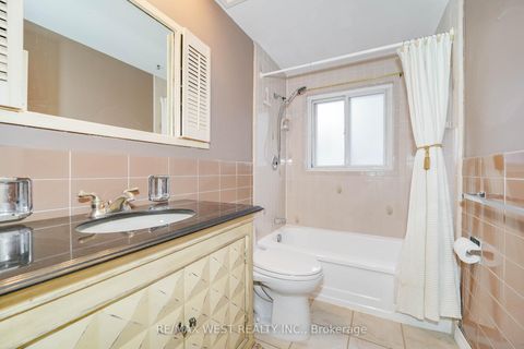 Photo 9 at 220 Catalina Drive, Guildwood, Toronto