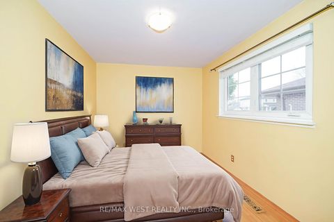 Photo 11 at 220 Catalina Drive, Guildwood, Toronto
