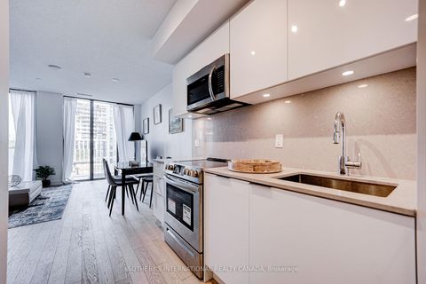 Photo 12 at 402 - 25 Richmond Street E, Yonge Corridor, Toronto