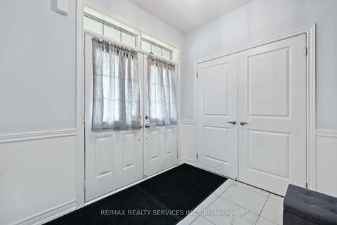 Photo 3 at 40 Mersey Street, Kleinburg, Vaughan