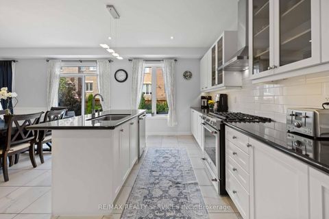 Photo 19 at 40 Mersey Street, Kleinburg, Vaughan