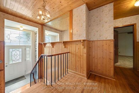 Photo 4 at 10 Pengelly Court, Birchmount, Toronto