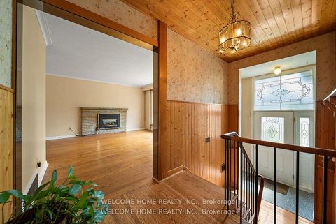 Photo 6 at 10 Pengelly Court, Birchmount, Toronto