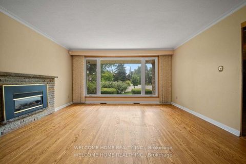 Photo 9 at 10 Pengelly Court, Birchmount, Toronto