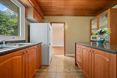 Photo 15 at 10 Pengelly Court, Birchmount, Toronto