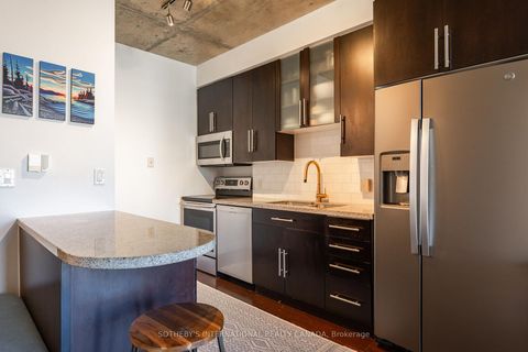 Photo 6 at 810 - 1005 King Street W, Niagara, Toronto