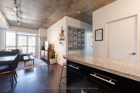 Photo 9 at 810 - 1005 King Street W, Niagara, Toronto