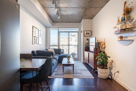 Photo 10 at 810 - 1005 King Street W, Niagara, Toronto