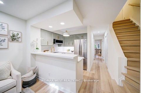 Photo 10 at #12 B - 801 King Street W, Niagara, Toronto