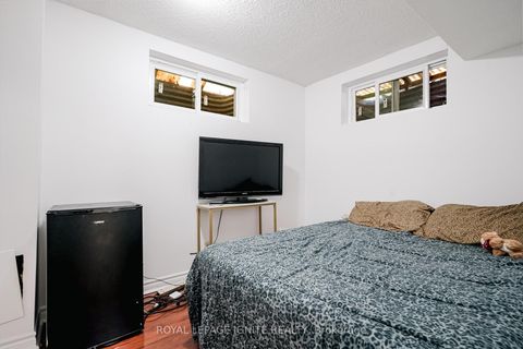 Photo 19 at 122 Valdor Drive, Agincourt North, Toronto