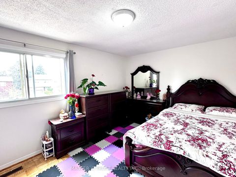 Photo 11 at 53 Montezuma Trail, Agincourt North, Toronto