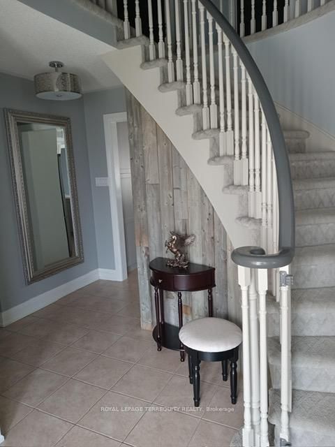 Photo 7 at 25 Jagges Drive, Edgehill Drive, Barrie