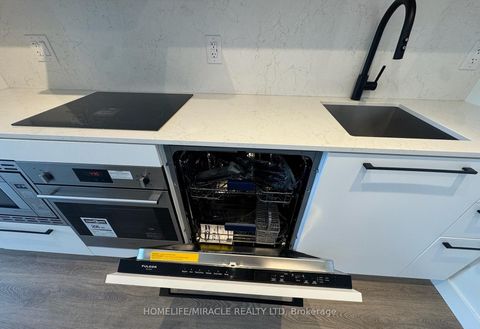 Photo 3 at 1012 - 1050 Eastern Avenue, The Beaches, Toronto