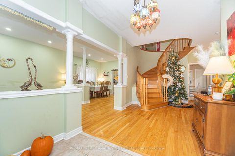 Photo 6 at 3 Imperial Crown Lane, Shore, Barrie