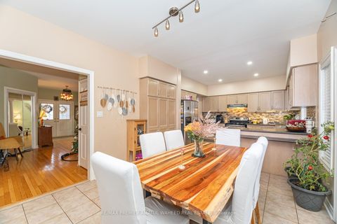 Photo 14 at 3 Imperial Crown Lane, Shore, Barrie