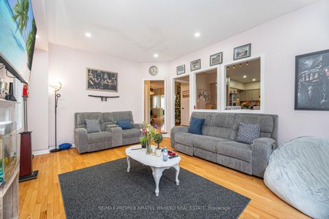 Photo 19 at 3 Imperial Crown Lane, Shore, Barrie