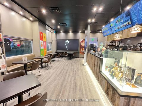 Photo 2 at 439A Yonge Street, Bay Street Corridor, Toronto