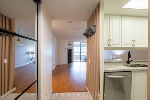 Photo 2 at 1604 - 7 Bishop Avenue, Newtonbrook East, Toronto