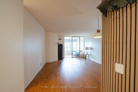 Photo 5 at 1604 - 7 Bishop Avenue, Newtonbrook East, Toronto