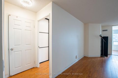 Photo 6 at 1604 - 7 Bishop Avenue, Newtonbrook East, Toronto