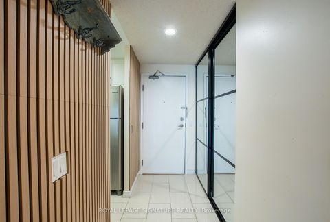 Photo 10 at 1604 - 7 Bishop Avenue, Newtonbrook East, Toronto