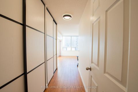 Photo 13 at 1604 - 7 Bishop Avenue, Newtonbrook East, Toronto