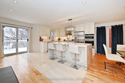 Photo 9 at 26 Sandfield Drive, Aurora Highlands, Aurora