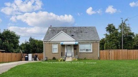 Photo 7 at 14 Kirby Road, CFB, Toronto