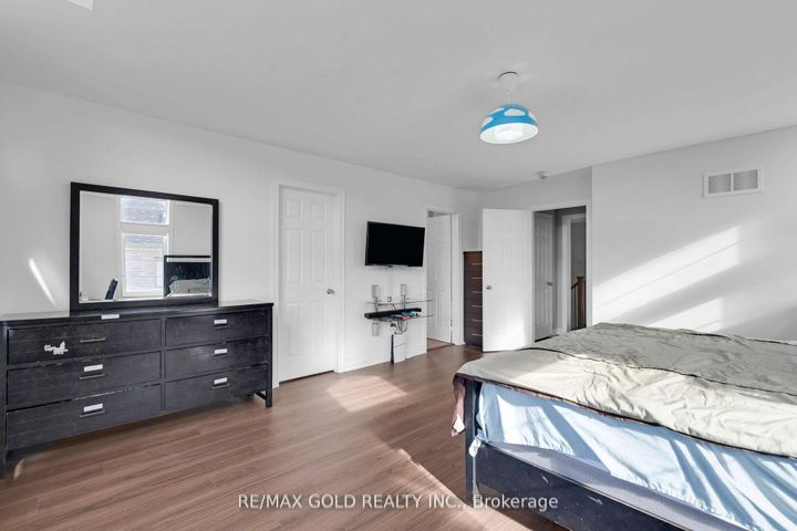 Photo 17 at 34 Rhapsody Crescent, Vales of Castlemore, Brampton