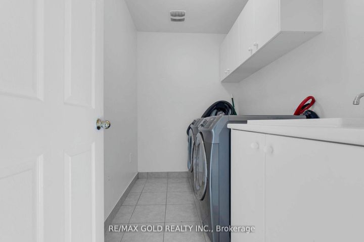 Photo 20 at 34 Rhapsody Crescent, Vales of Castlemore, Brampton