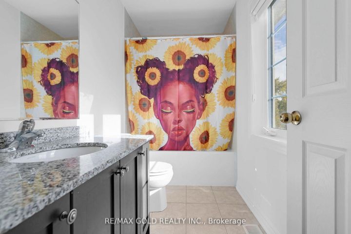 Photo 21 at 34 Rhapsody Crescent, Vales of Castlemore, Brampton