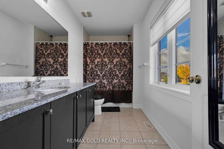 Photo 25 at 34 Rhapsody Crescent, Vales of Castlemore, Brampton