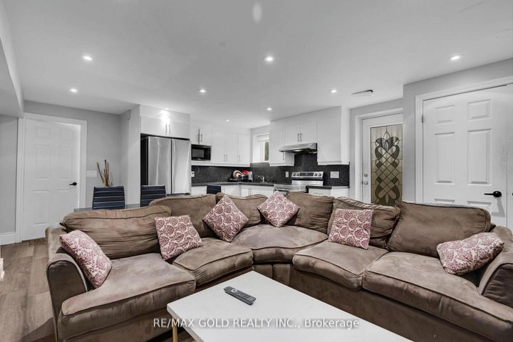 Photo 39 at 34 Rhapsody Crescent, Vales of Castlemore, Brampton