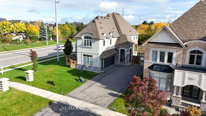Photo 46 at 34 Rhapsody Crescent, Vales of Castlemore, Brampton