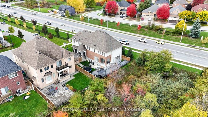 Photo 48 at 34 Rhapsody Crescent, Vales of Castlemore, Brampton