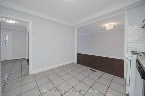 Photo 14 at 60 Lexington Avenue, Clairville, Toronto