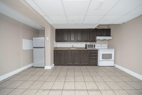 Photo 33 at 60 Lexington Avenue, Clairville, Toronto