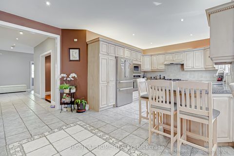 Photo 17 at 103 Oak Avenue, South Richvale, Richmond Hill