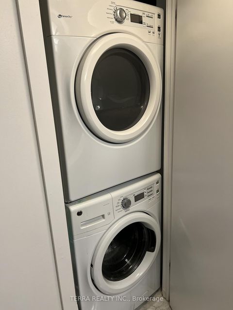 Photo 8 at 4010 - 2212 Lakeshore Boulevard W, Mimico, Toronto