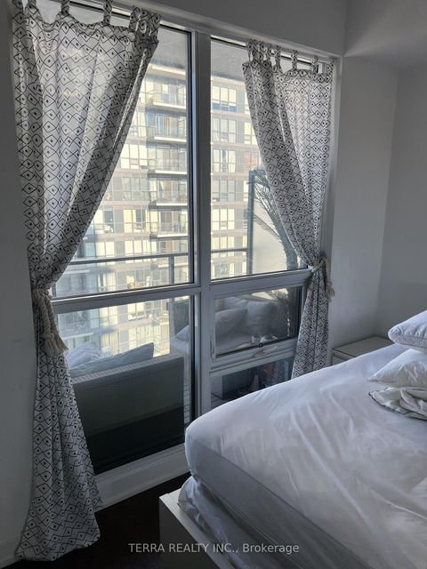 Photo 11 at 4010 - 2212 Lakeshore Boulevard W, Mimico, Toronto