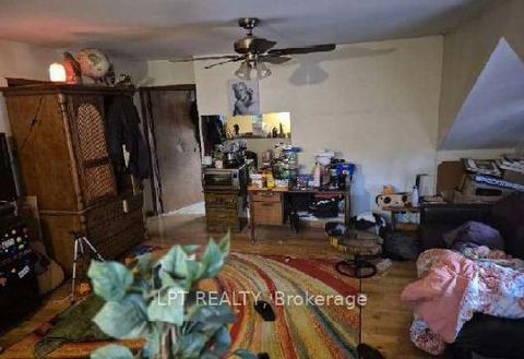 Photo 2 at 3 Raymore Drive, Humber Heights, Toronto