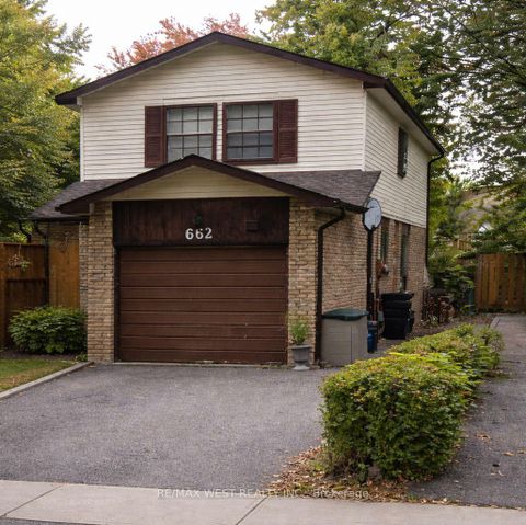 Photo 0 at 662 Balsam Crescent, Lakeview, Oshawa