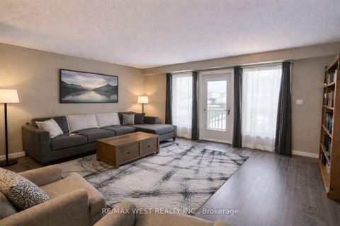 Photo 1 at 662 Balsam Crescent, Lakeview, Oshawa