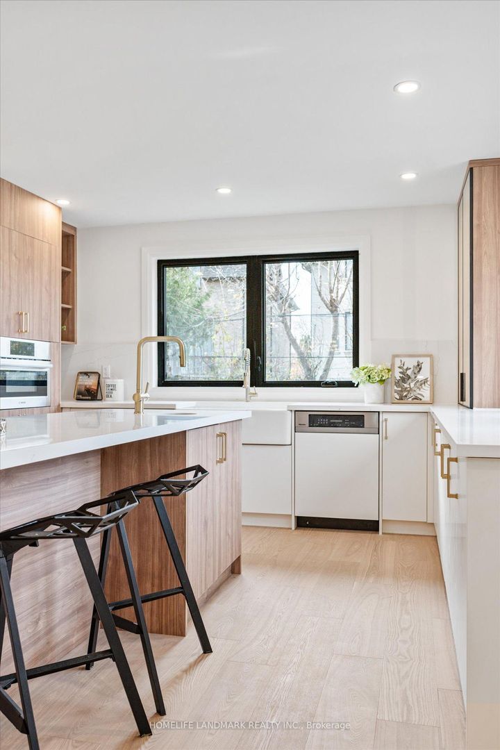 Photo 13 at 25 Sutcliffe Drive, Bayview Village, Toronto