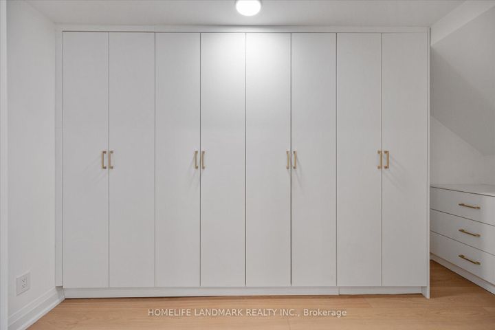 Photo 32 at 25 Sutcliffe Drive, Bayview Village, Toronto