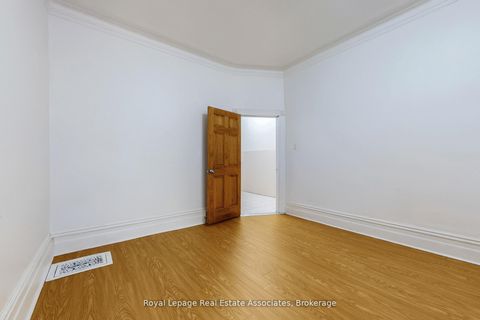 Photo 9 at 143 Seaton Street, Moss Park, Toronto