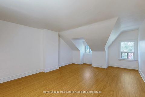 Photo 34 at 143 Seaton Street, Moss Park, Toronto